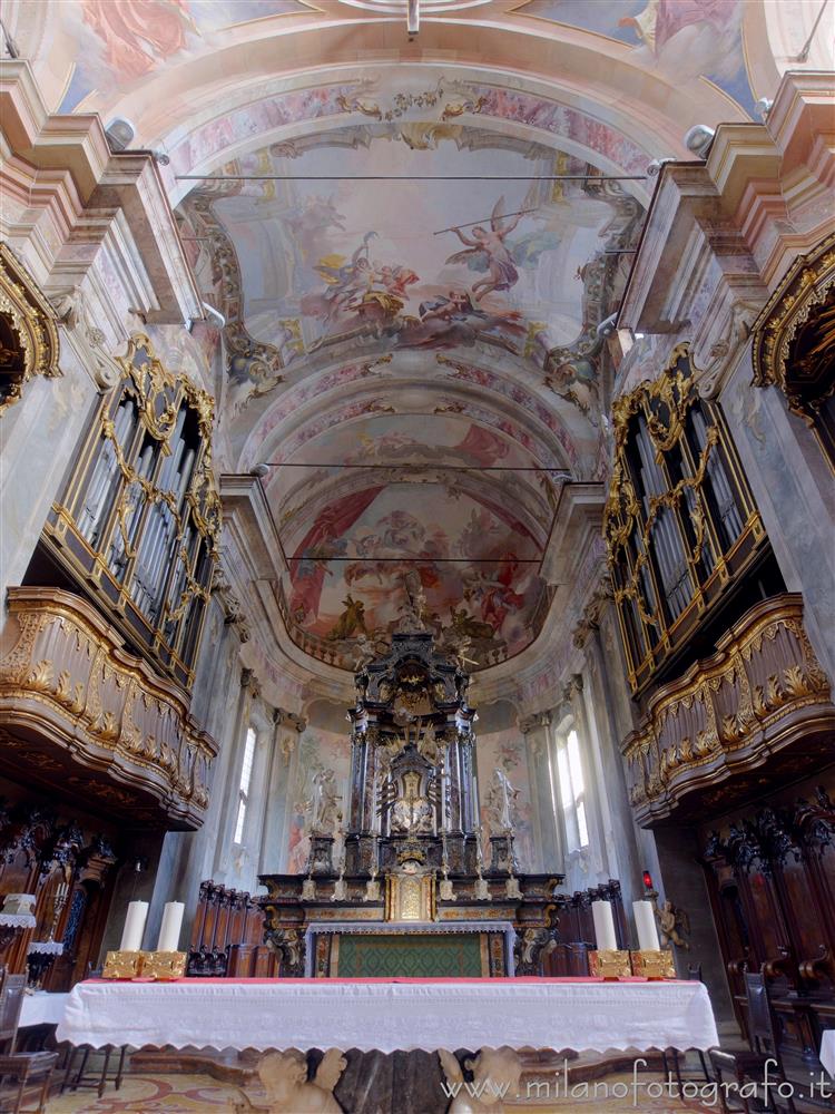 Busto Arsizio (Varese) - Interno del presbiterio della Basilica di San Giovanni Battista